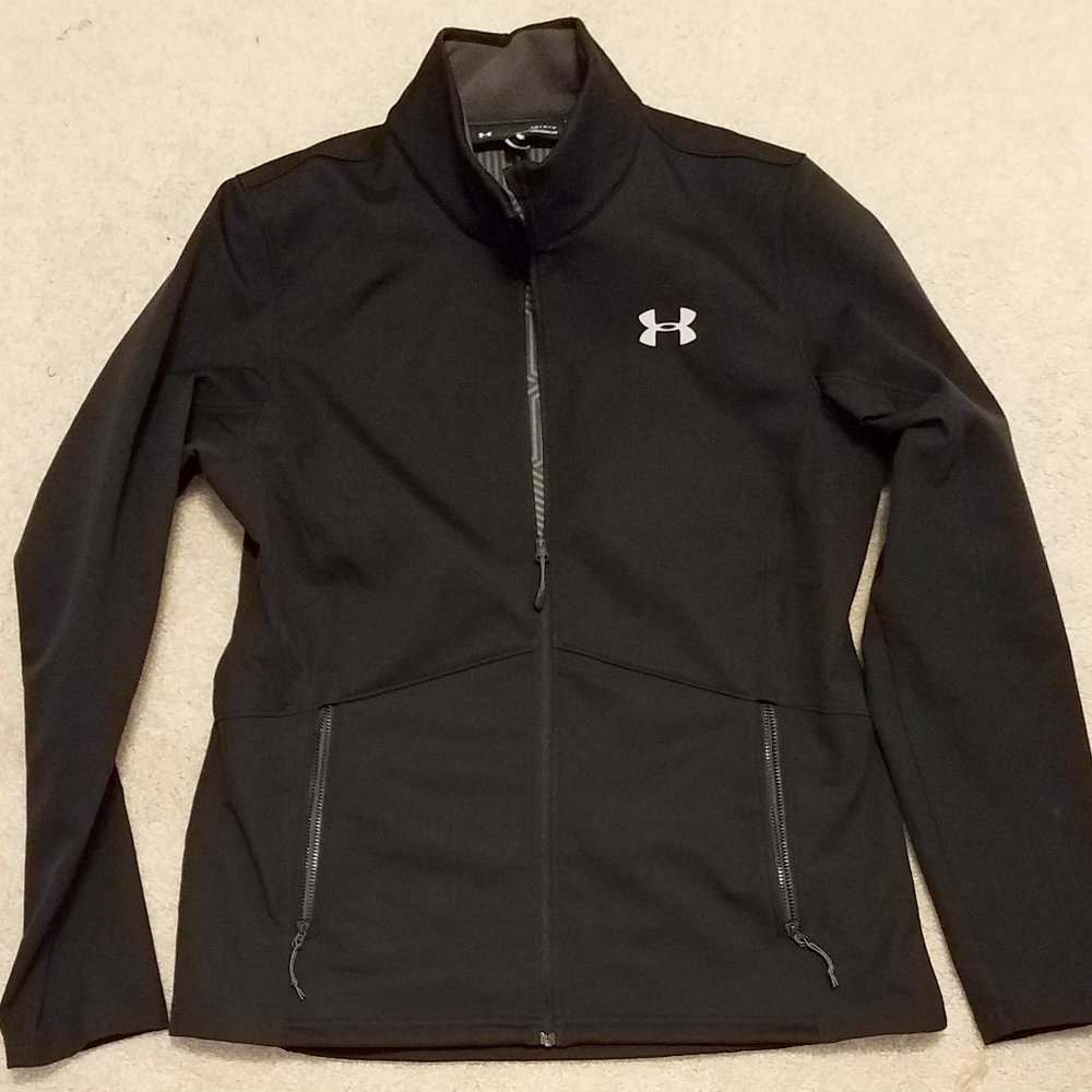 NWOT Under Armour Black Softshell Fitted Large